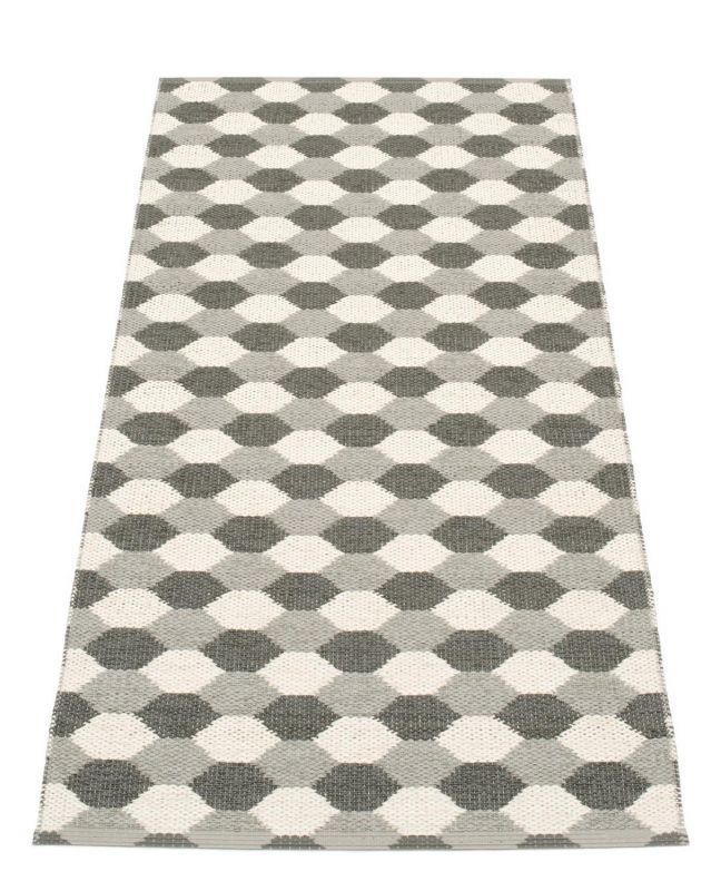 Dana plastic carpet 70x160 warm gray Pappelina